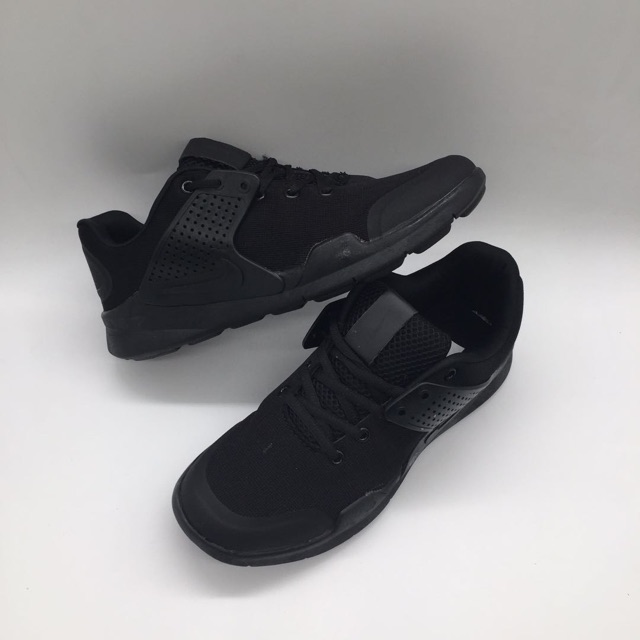 nike arrow shoes