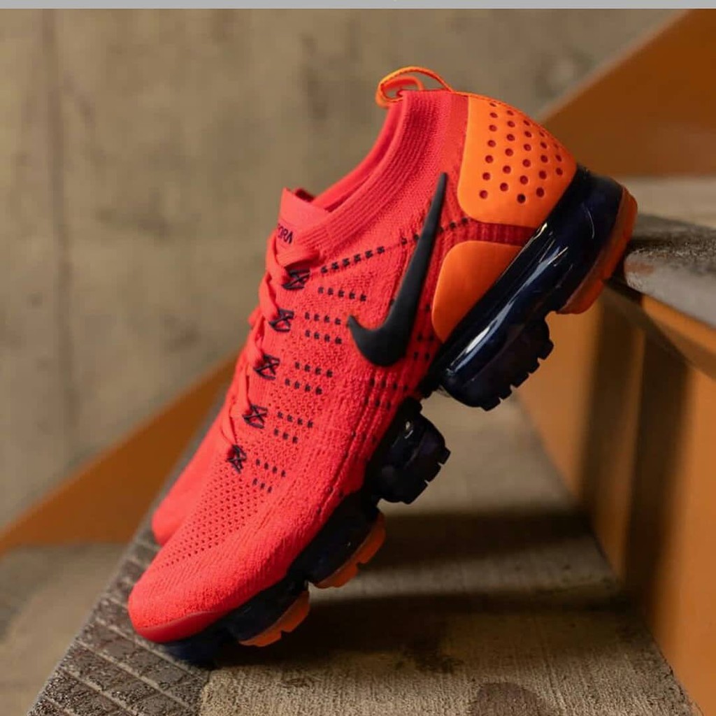 red orbit vapormax