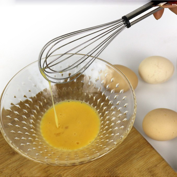 2* Dough Hooks 1* Balloon Whisk 811 Electric Hand Mixer 1* Egg Separators 7-Speed Lightweight Handheld Whisk 2* Beaters