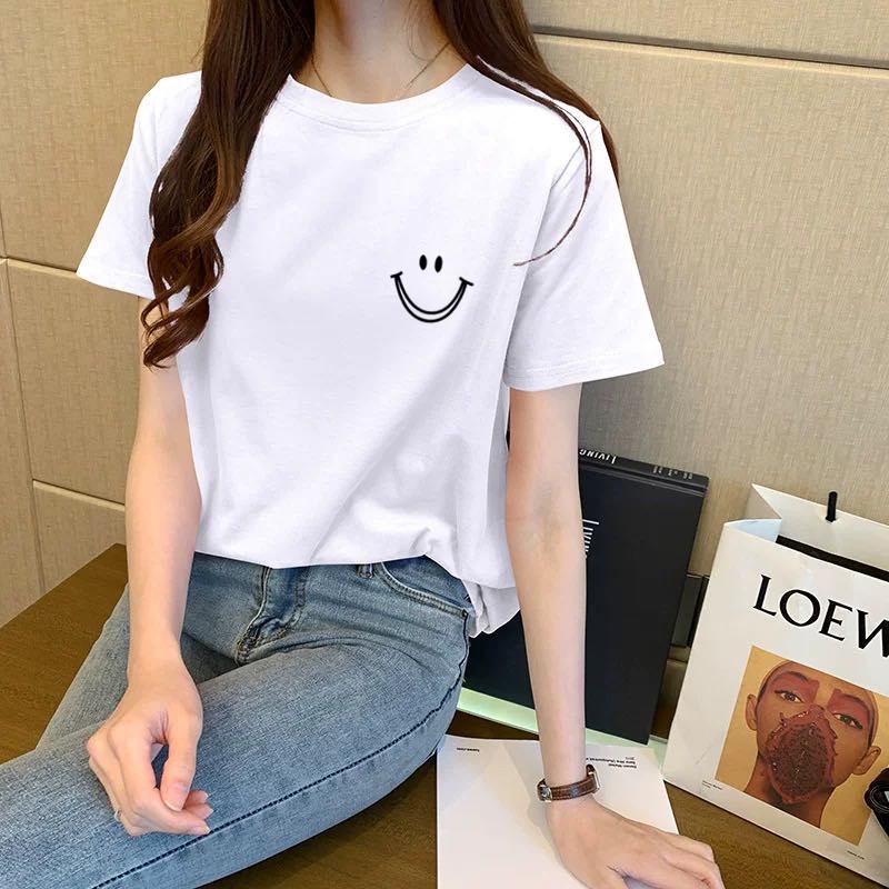 Download 8,1/2~Tees women's loose smiley graphic T-shirt, women's ...