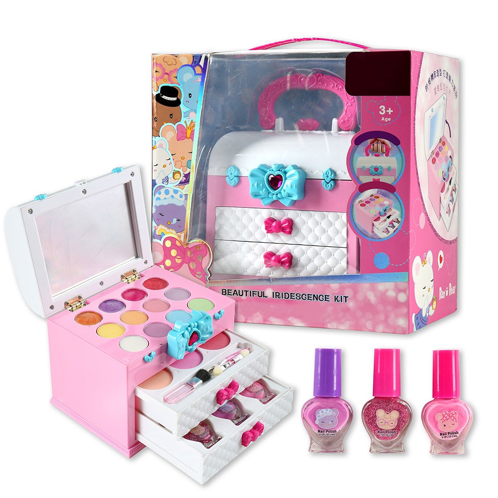 girl play makeup sets