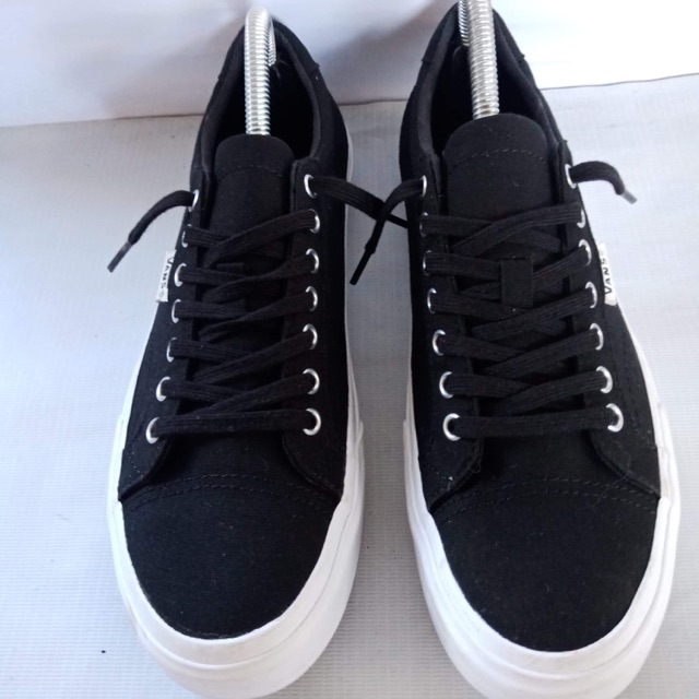 vans court black