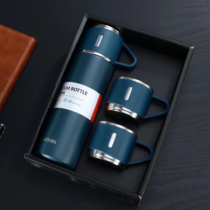 Vacuum Thermos Insulated Flask 500ml with 3 Mugs Set in a Gift Box