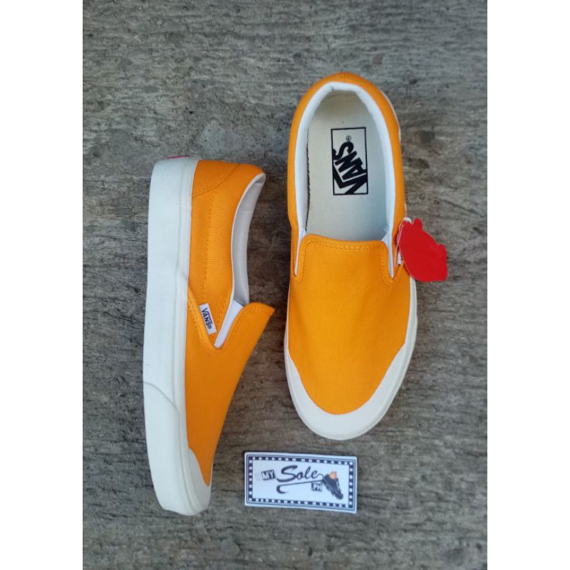 vans slip on pro koi