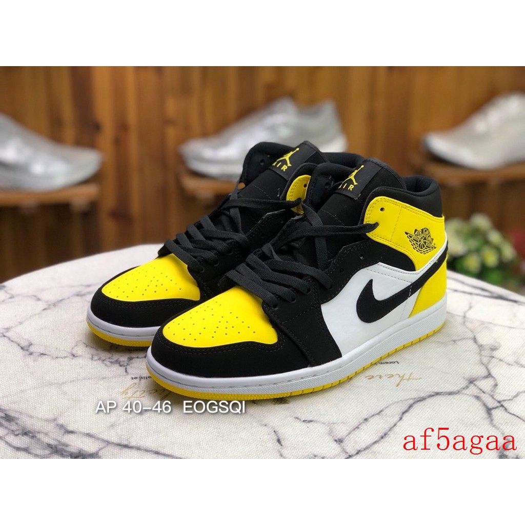 black and yellow jordan 1