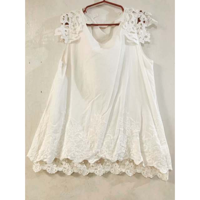 white lace top dress