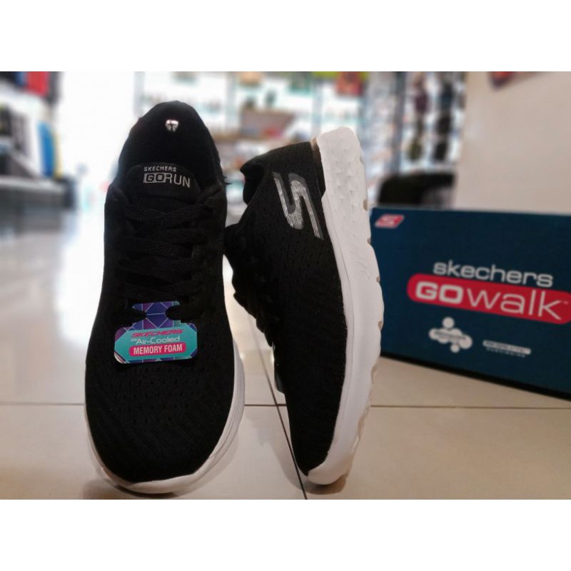 skechers on the go ladies