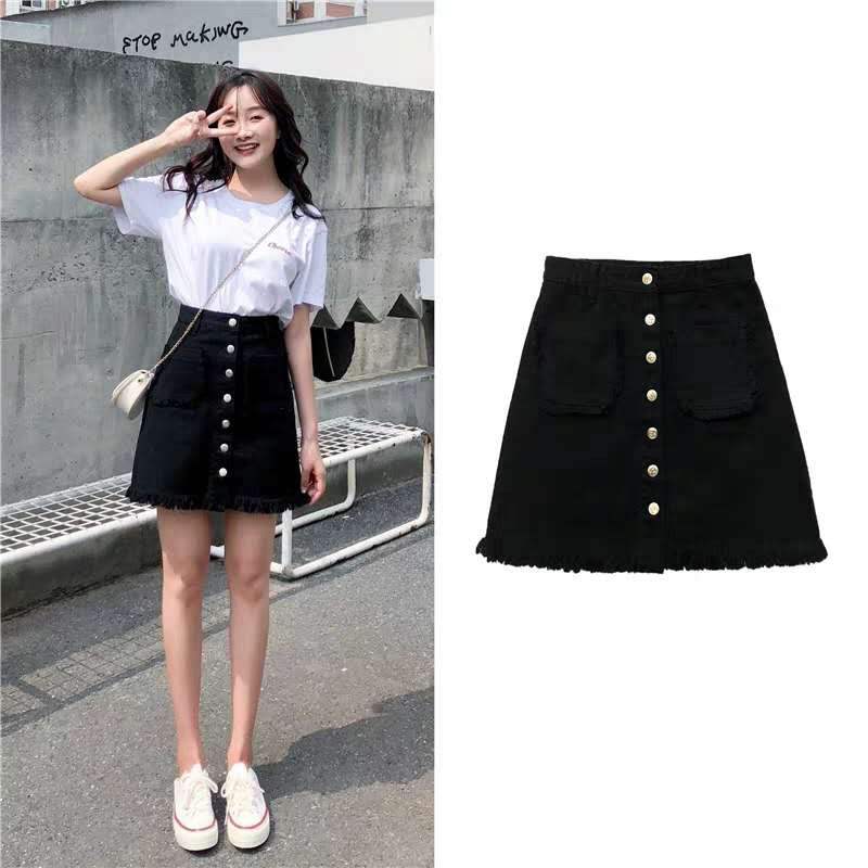 black maong skirt