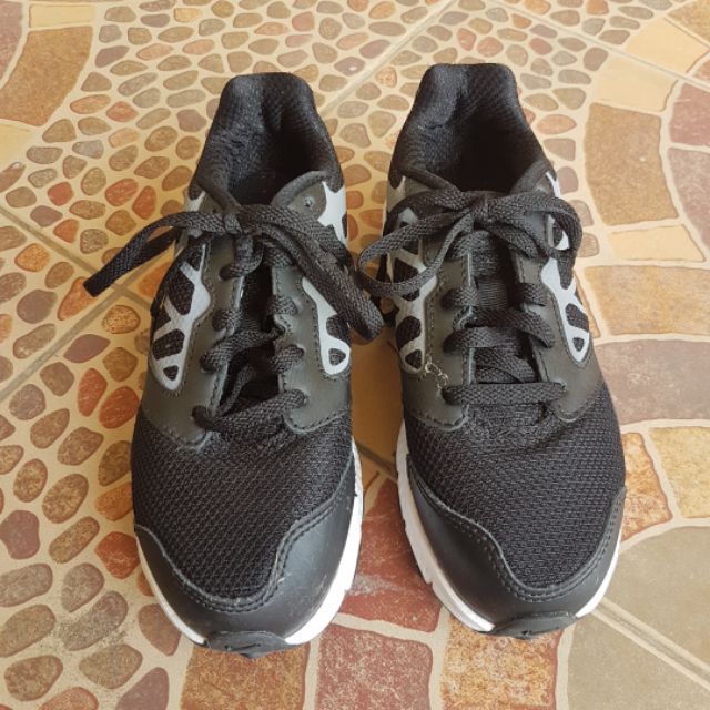 kids running shoes size 1