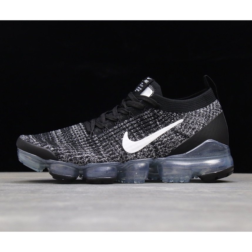 vapormax running shoes