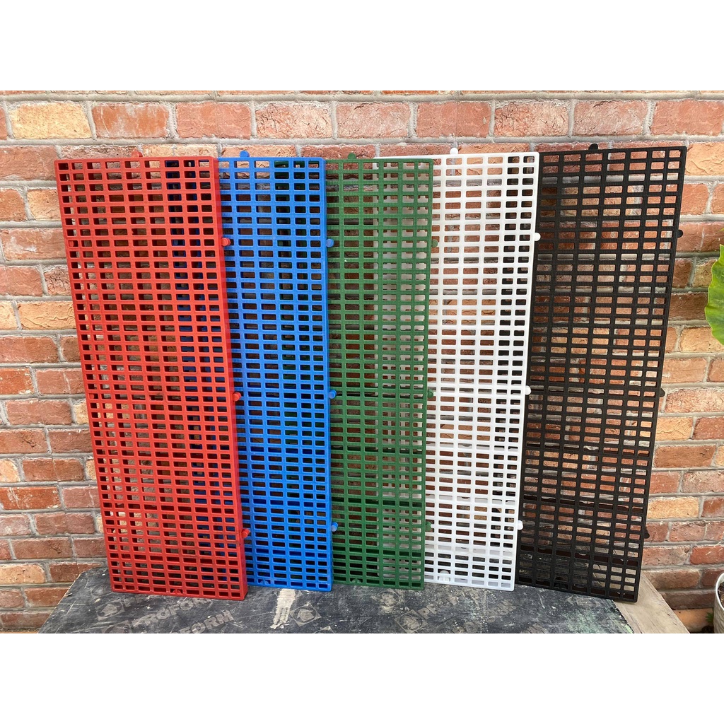 Plastic matting 1x3 ft, HDPE 1X3 ft Plastic matting for pets, dog, rabbit, dog cage, etc.