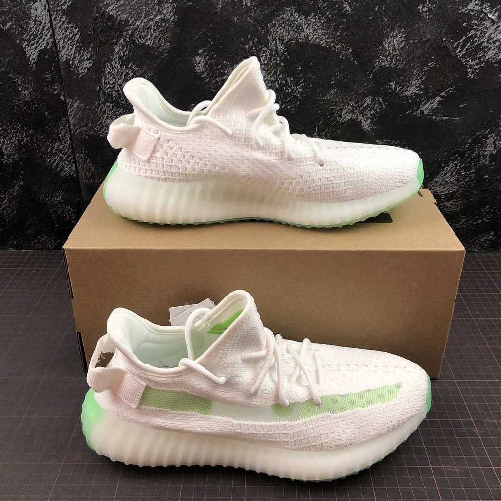 adidas YEEZY BOOST 350 V2Tail Light JGD505 EED 1