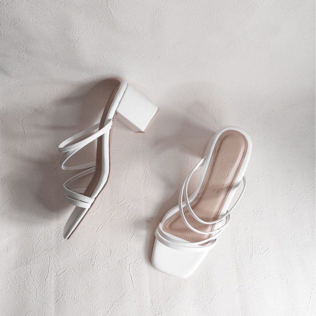 white heels for wide feet
