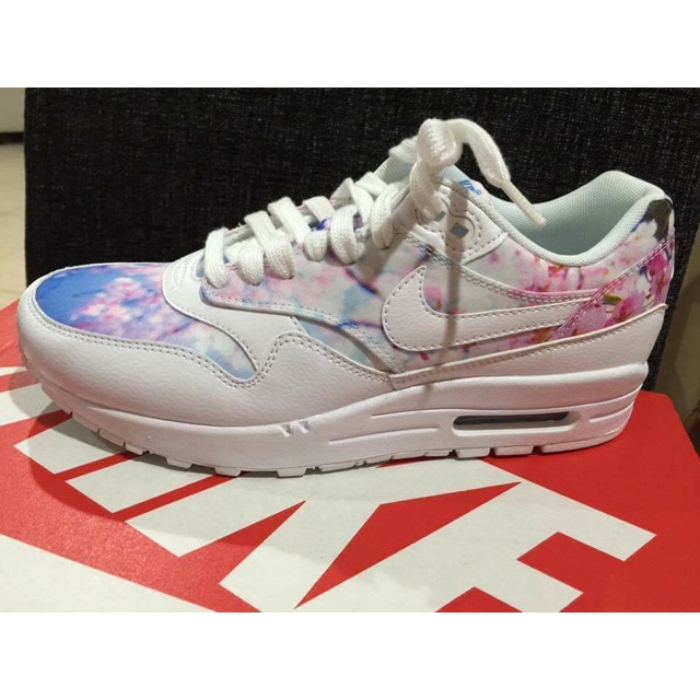 nike cherry blossom air max