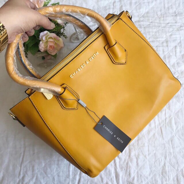 charles and keith bag shopee