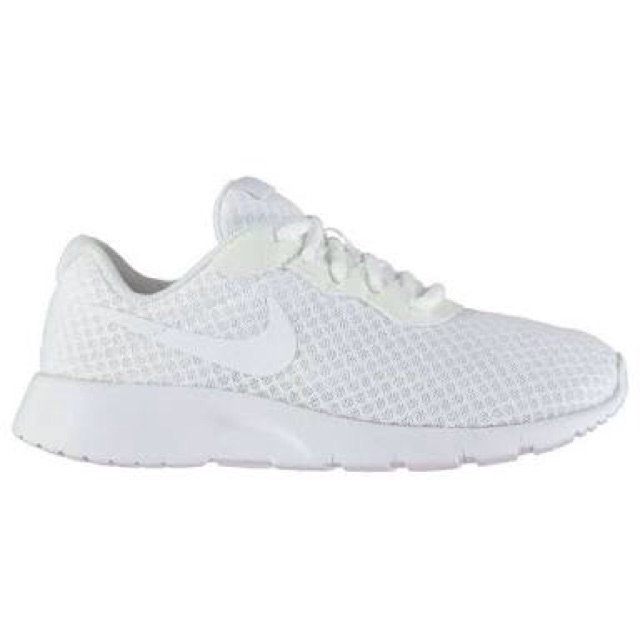 nike tanjun triple white
