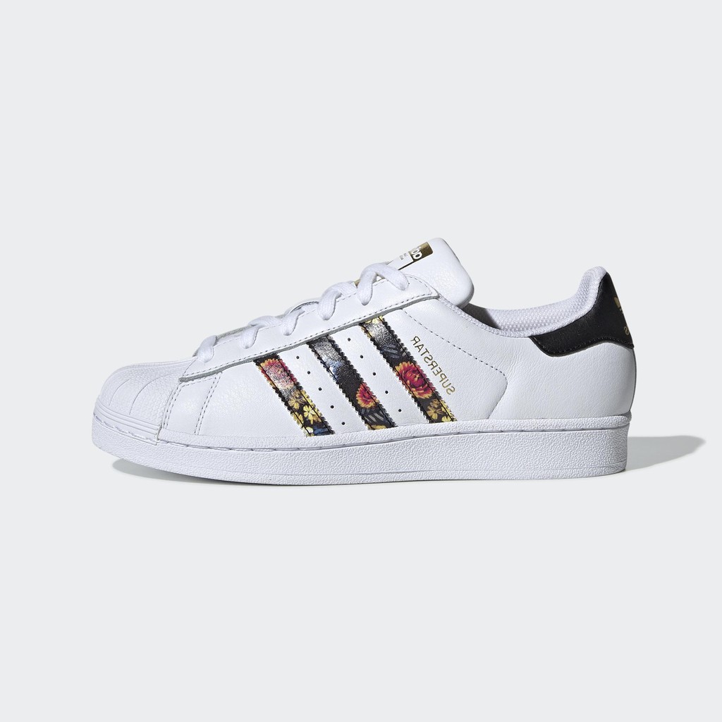 adidas superstar female