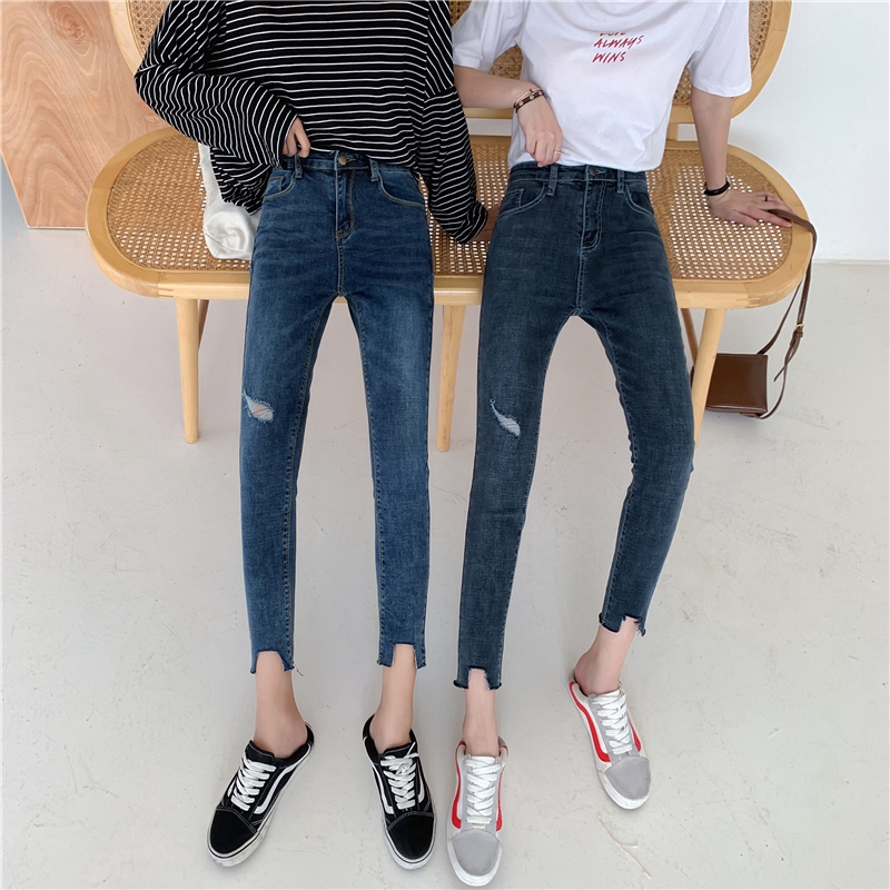 jeans and oversized t shirt