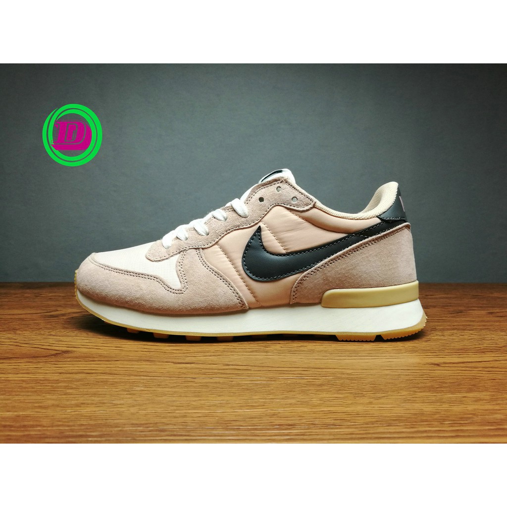 nike internationalist pink