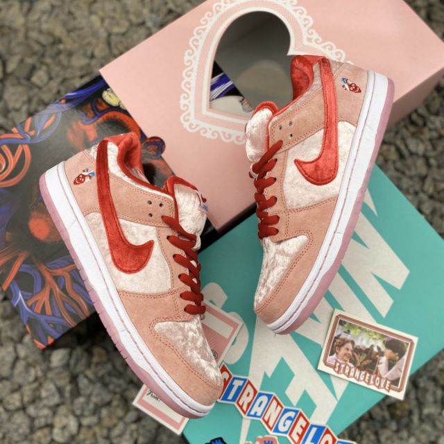 nike dunk x strangelove