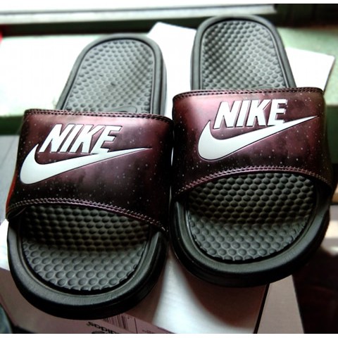 nike slides maroon