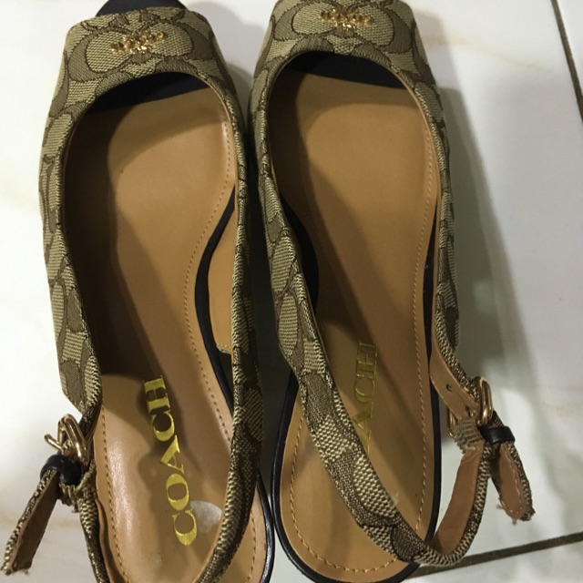 coach wedge pump
