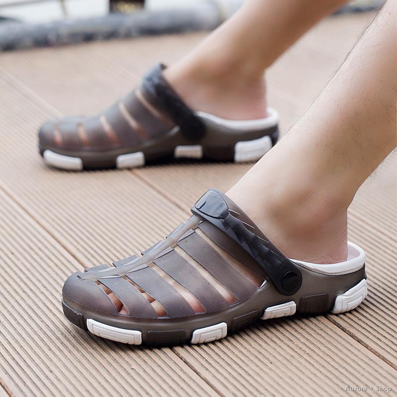 mens closed toe crocs