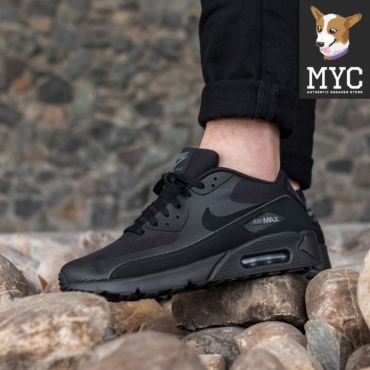 air max 90 preto no pé