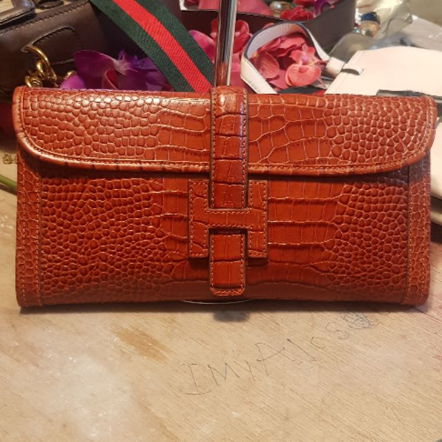 hermes crocodile clutch