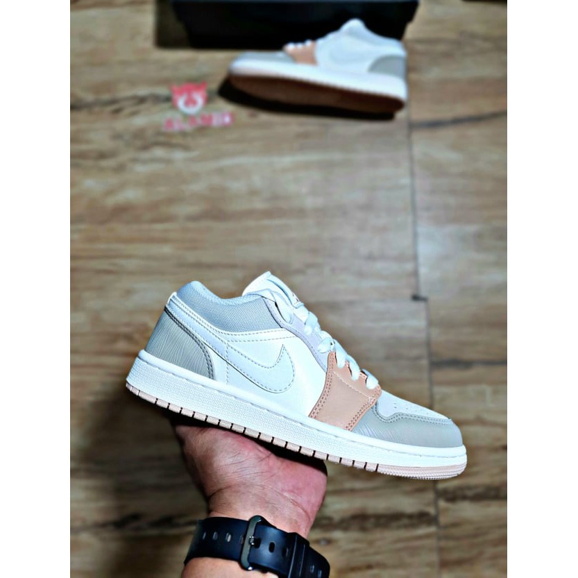 Air Jordan 1 Low \