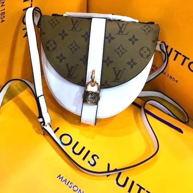 louis vuitton heart shape