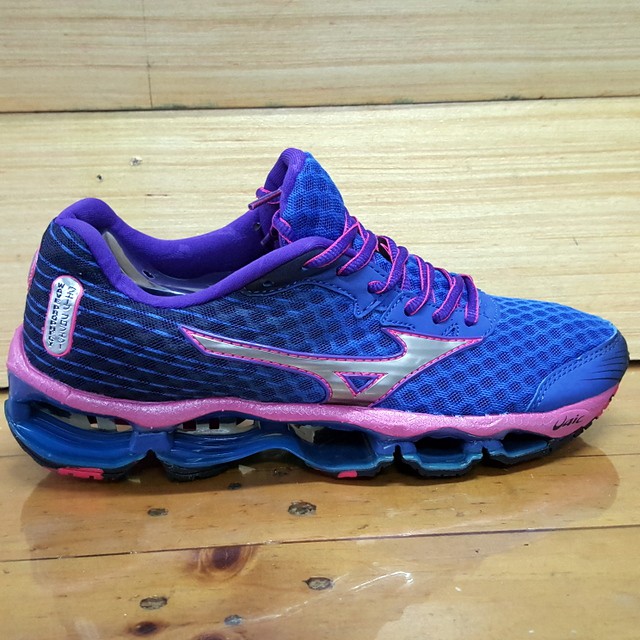 mizuno prophecy 7 authentic feet