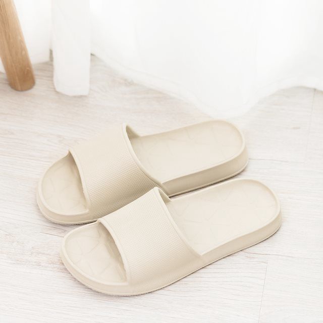 simple slippers for men