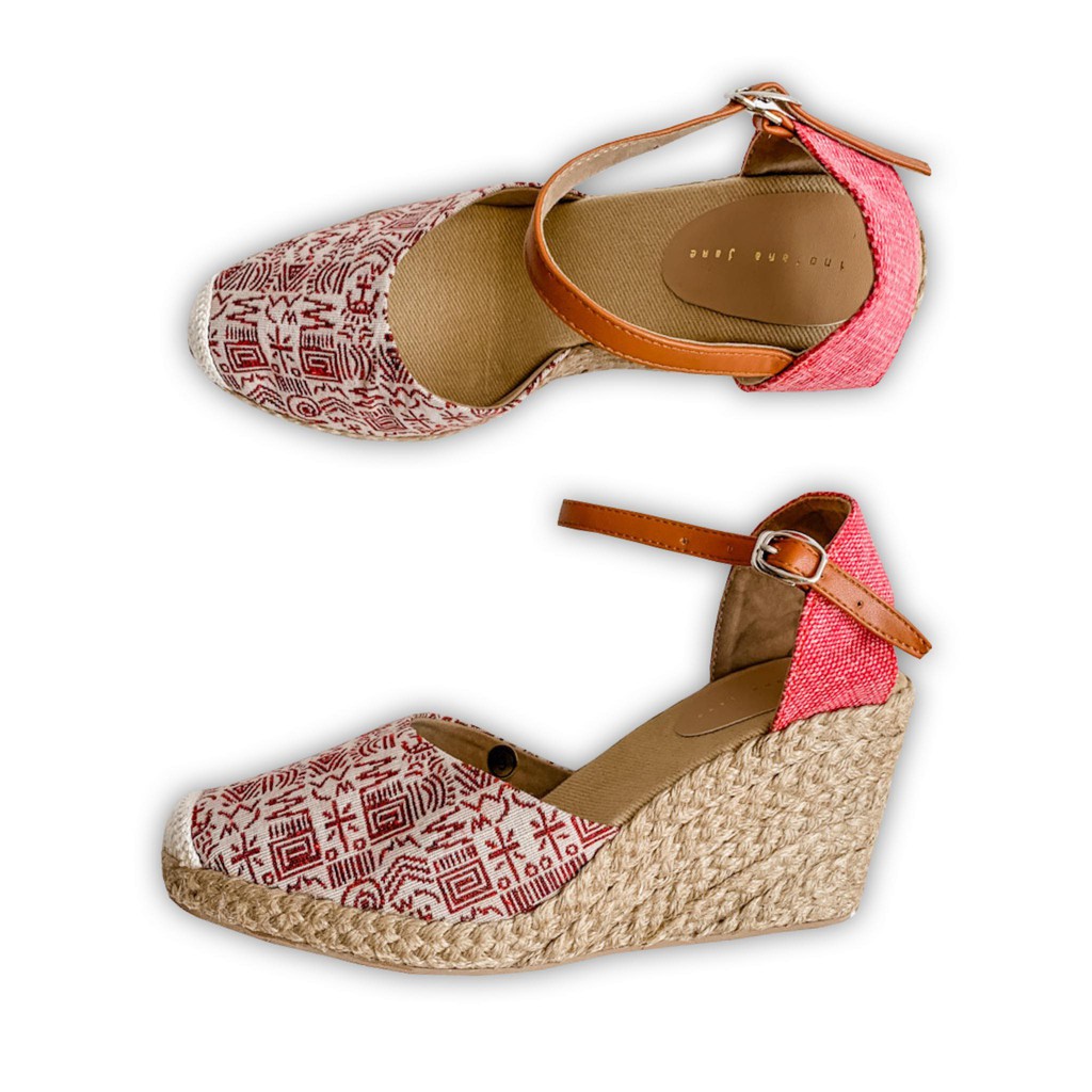 size 2 platform sandals