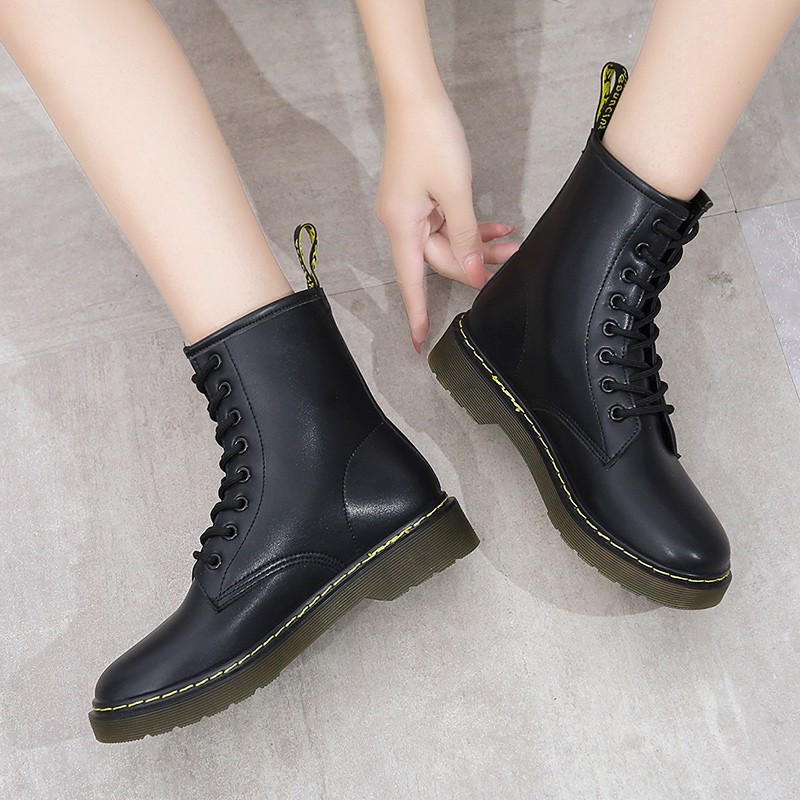 flat bottom boots