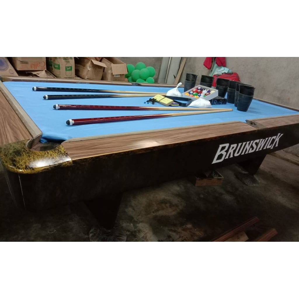 BILLIARD TABLE BRUNSWICK WITH COMPLETE ACCESSORIES ( LAMESA NG BILYARAN
