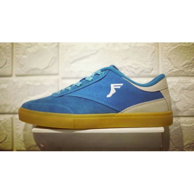 footprint shoes skate