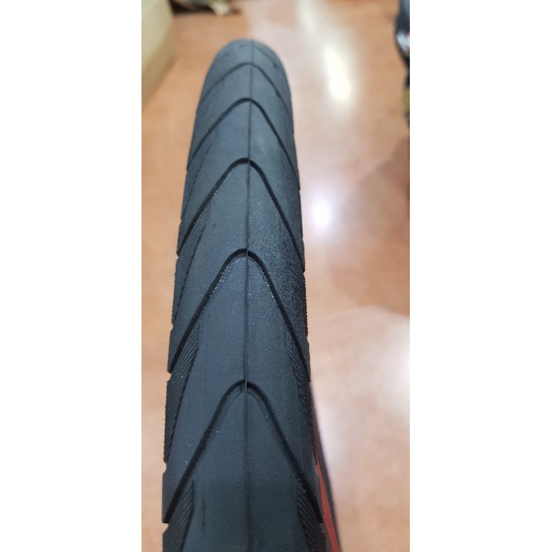 specialized 700x45c tires