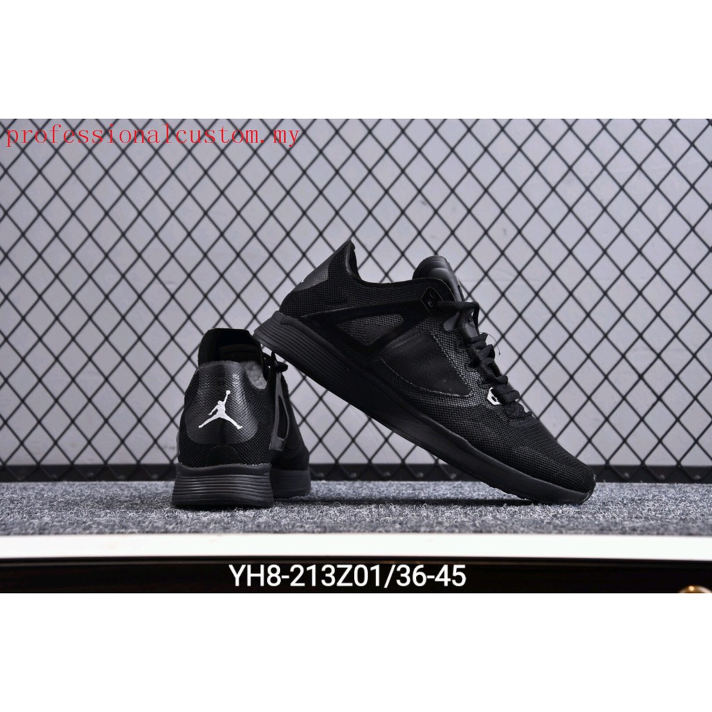 training shoes black