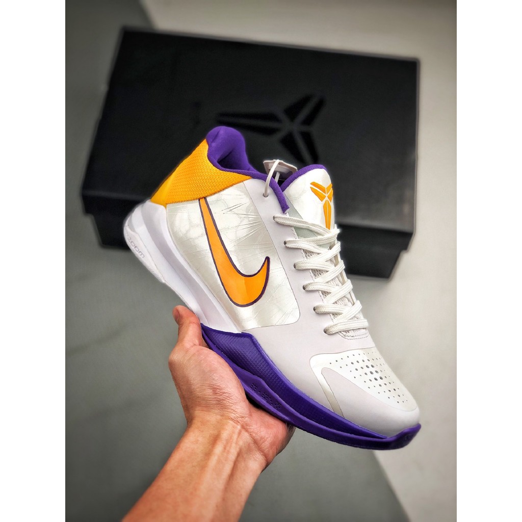 zoom basketball shoes