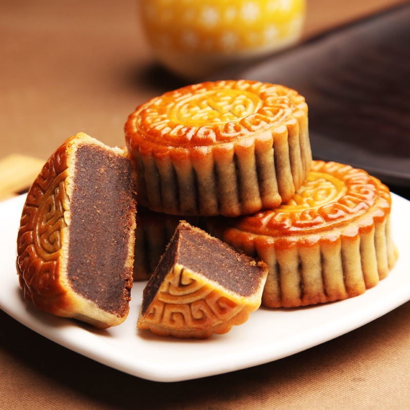 Mid-autumn mooncakes Five kernel mooncakes Cantonese-style Traditional ...