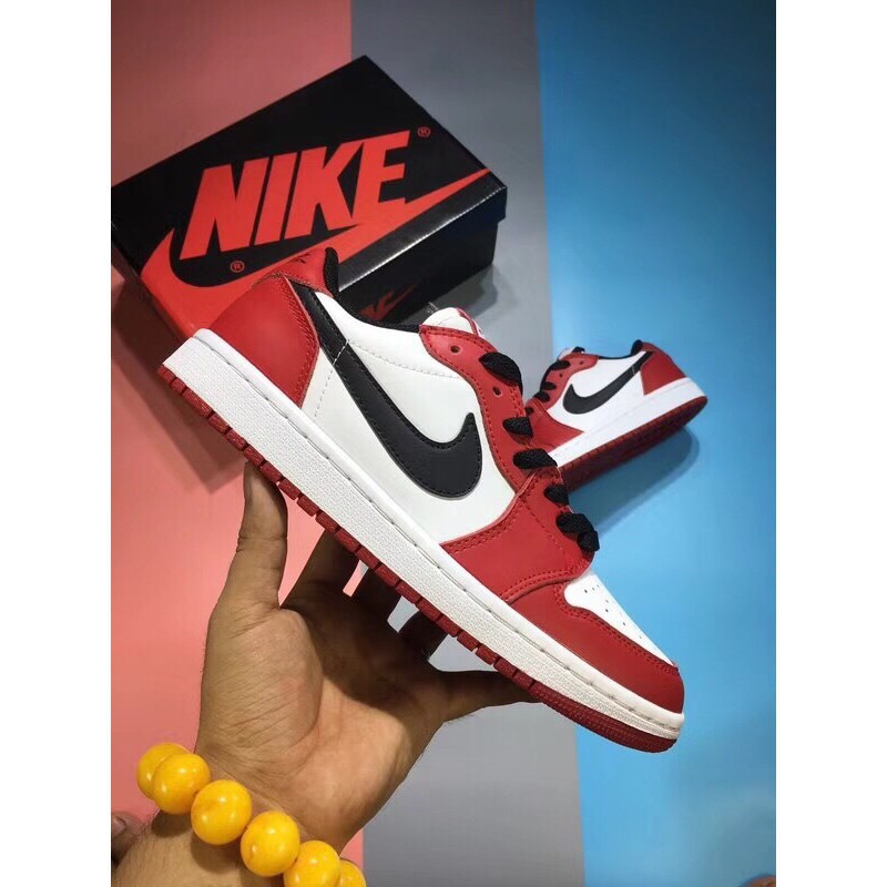 nike air jordan 1 low chicago