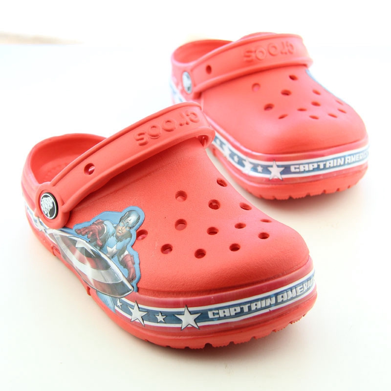 captain america crocs mens