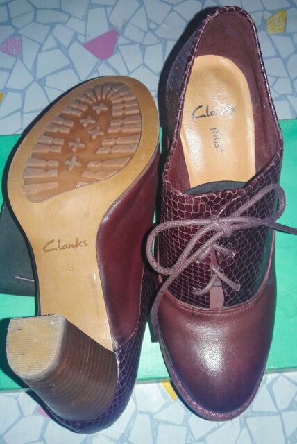 clarks shoes price list