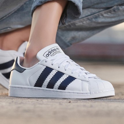 Sneakers ADIDAS ORIGINALS SUPERSTAR white blue bold line shell head retro  men and women BD8069 | Shopee Philippines