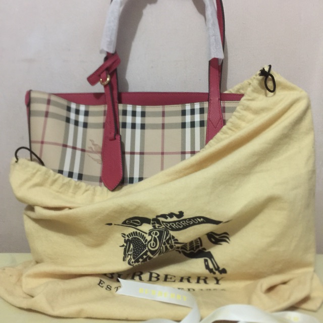 burberry reversible bucket bag