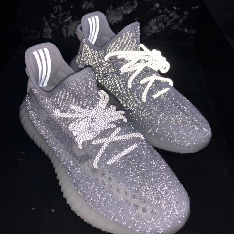yeezy 350 v static