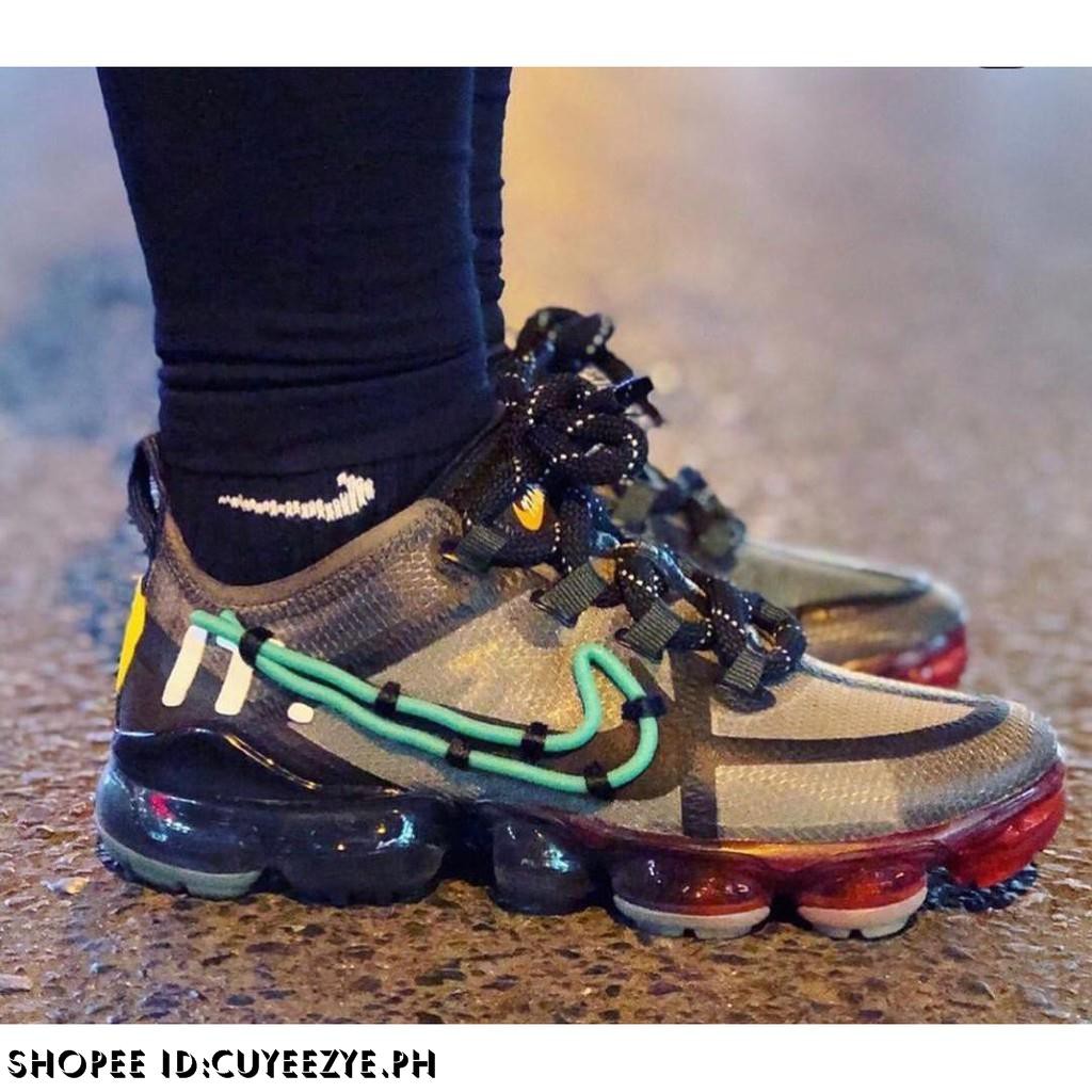 vapormax with smiley face