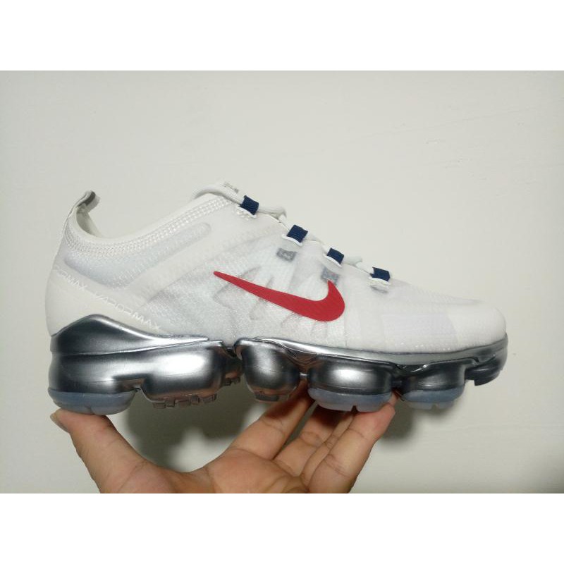 vapormax white and silver