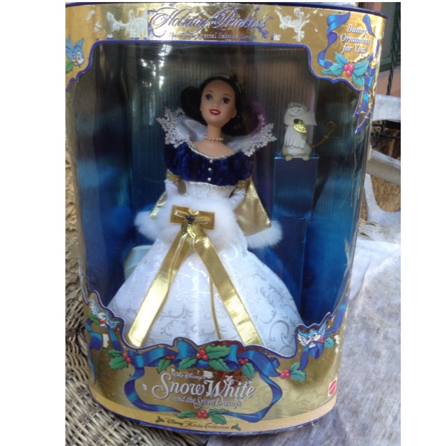 holiday princess snow white special edition